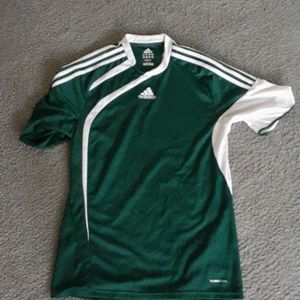 Green top size medium